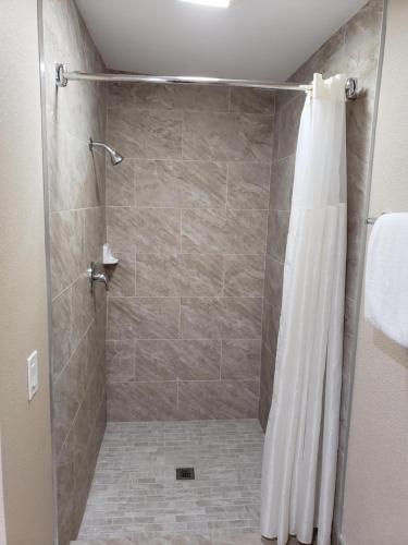 Queen Room - Smoking